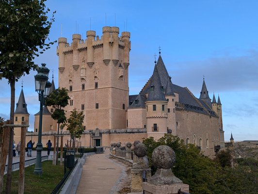 Alcázar de Segovia by null