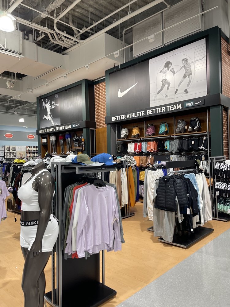 DICK’S SPORTING GOODS Updated September 2024 43 Photos & 45 Reviews
