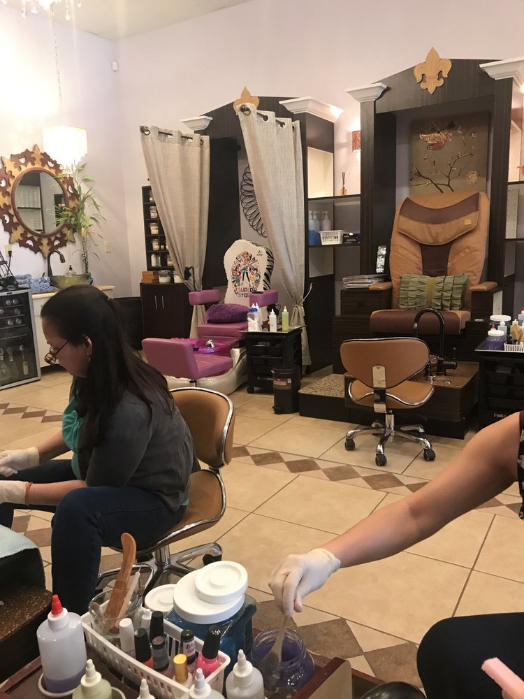LA CHIC NAIL SALON Updated August 2024 22 Photos & 16 Reviews