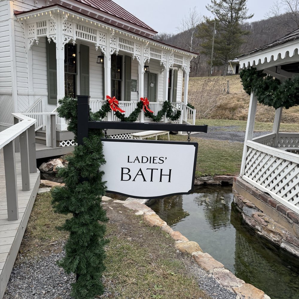 Warm Springs Pools - Hot Springs Near Me - Warm Springs, Virginia