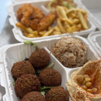 Zaytona Grill - Fresh daily falafel platter - Mediterranean Near Me - Miami, Florida Zaytona Grill - Fresh daily falafel platter - Mediterranean Near Me - Miami, Florida