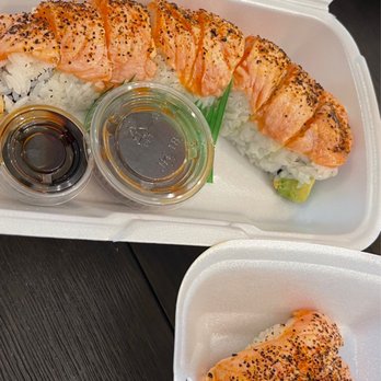 Ozeki Sushi - Eskimo Roll & Pepper Salmon Sushi - Japanese Near Me - Chino, California