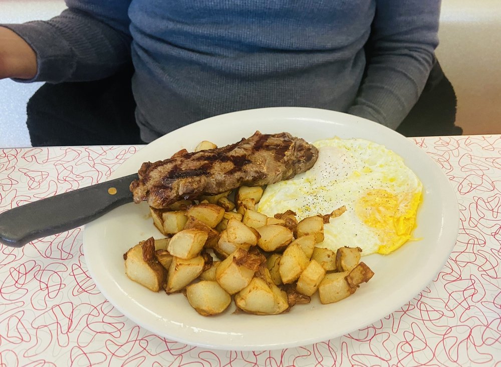 Douglas Avenue Diner Logo