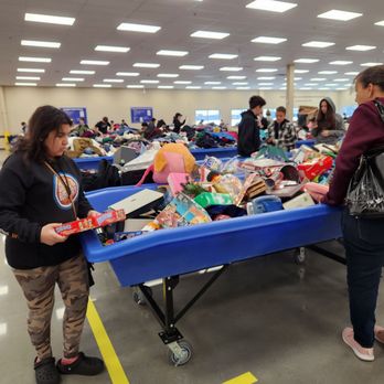 Goodwill Outlet - Romeoville - Thrift Stores Near Me - Romeoville, Illinois Goodwill Outlet - Romeoville - Thrift Stores Near Me - Romeoville, Illinois