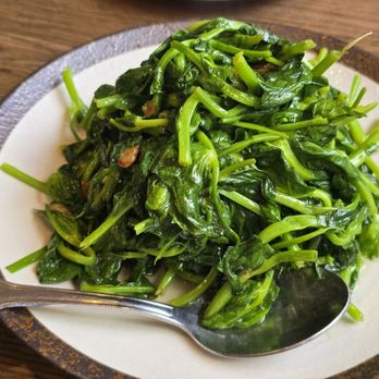 Ji Rong Peking Duck - Sauteed garlic pea shoots - Chinese Near Me - Rosemead, California
