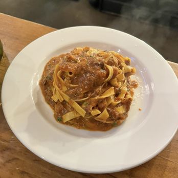 Hippo - Duck ragu - American Near Me - Los Angeles, California