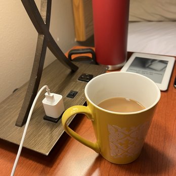Lakeview Motel - Rooms have nice lamps with plugs & in-room coffee machines with ceramic mugs. - Hotels Near Me - Eureka, South Dakota Lakeview Motel - Rooms have nice lamps with plugs & in-room coffee machines with ceramic mugs. - Hotels Near Me - Eureka, South Dakota
