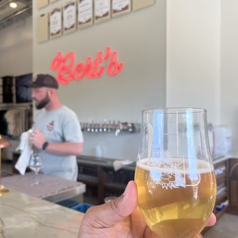 Bert’s Brewing - Beer Bar Near Me - Garden City, Idaho