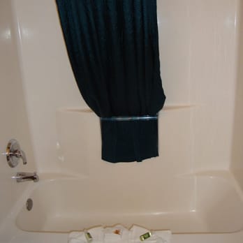 GuestHouse Kelso Longview - The bathtub. - Hotels Near Me - Kelso, Washington GuestHouse Kelso Longview - The bathtub. - Hotels Near Me - Kelso, Washington