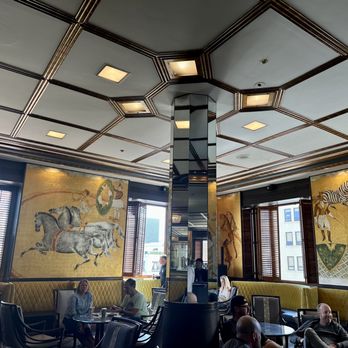 Cirque Bar - people sitting at tables in a restaurant - Coffee & Tea Near Me - San Francisco, California Cirque Bar - people sitting at tables in a restaurant - Coffee & Tea Near Me - San Francisco, California