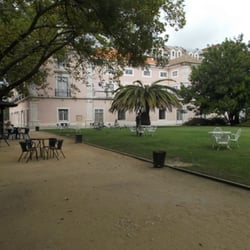 Biblioteca Municipal - Palácio Galveias - Jardim