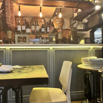 Can Ramonet - Ambiance - Catalan Near Me - Barcelona, B