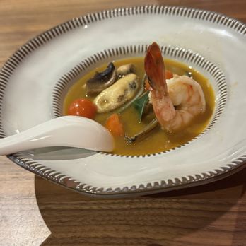 Star Leaf - Spicy Tom Yum Soup - Asian Fusion Near Me - Pasadena, California Star Leaf - Spicy Tom Yum Soup - Asian Fusion Near Me - Pasadena, California