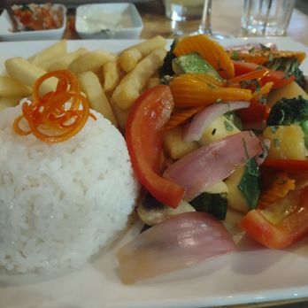 Winnipeg - Vegan veggies with rice and Pappas. Why french fries? - Seafood Near Me - Santiago, RM Winnipeg - Vegan veggies with rice and Pappas. Why french fries? - Seafood Near Me - Santiago, RM