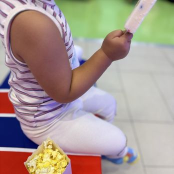 Candeeland Temecula - Popcorn and ice cream after having fun at the playground - Indoor Playcenter Near Me - Temecula, California