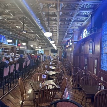 Fin & Ale - Inside dining area - Bars Near Me - Kenosha, Wisconsin