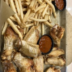 Buffalo Wild Wings - 10 wings - blazing sauce