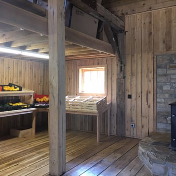 New Leaf Farms - Inside the farm market-beautiful buildings - Farmers Market Near Me - Garrettsville, Ohio