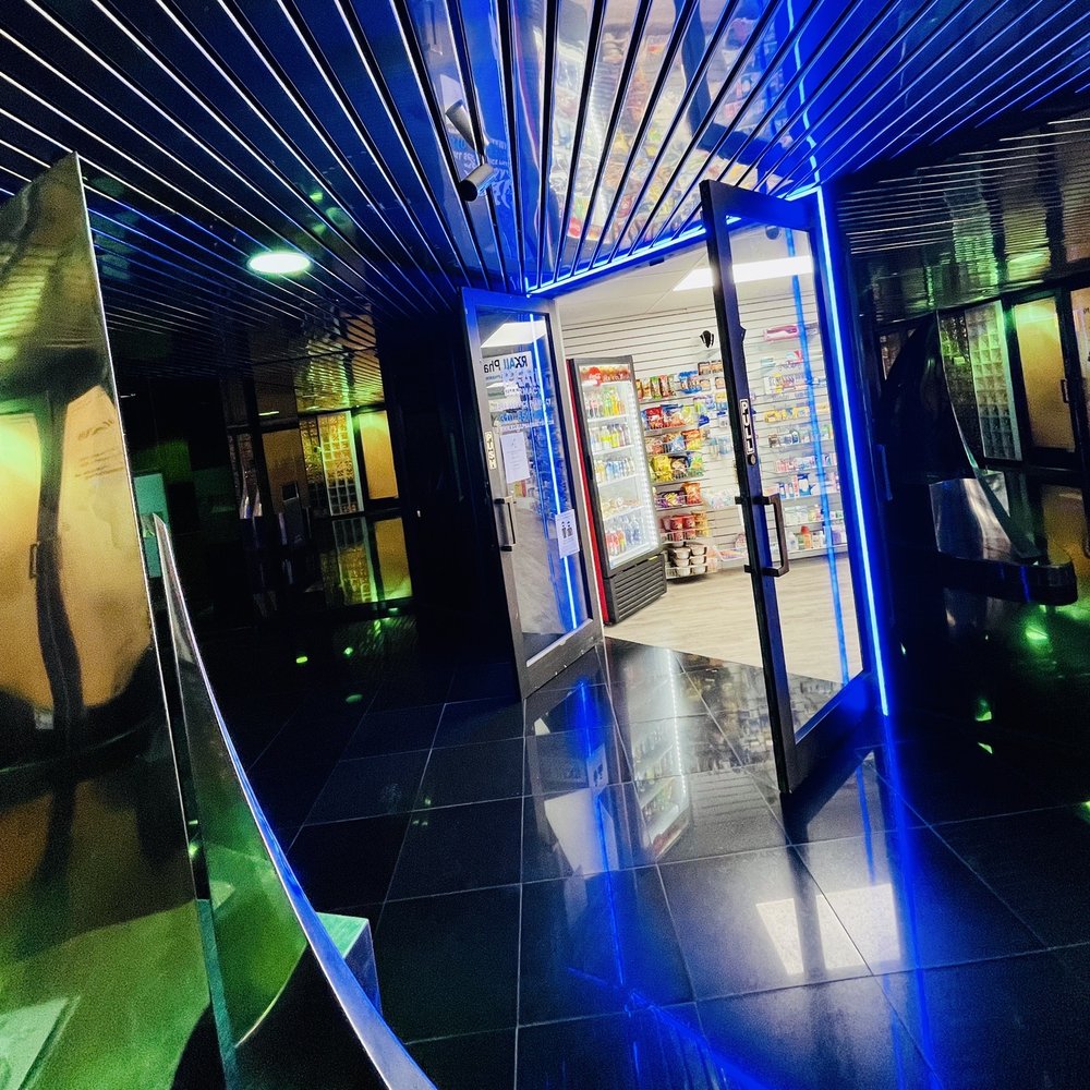 Entrance from the lobby. Entrance from the lobby.