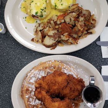 Village Inn Cafe - Breakfast & Brunch Near Me - Orinda, California