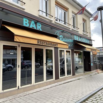 Le Ruisseau - Outside - Brasseries Near Me - Arnage, 72