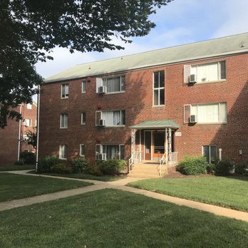 Oakland Apartments - Brick Apartment Buildings - Apartments Near Me - Arlington, Virginia Oakland Apartments - Brick Apartment Buildings - Apartments Near Me - Arlington, Virginia