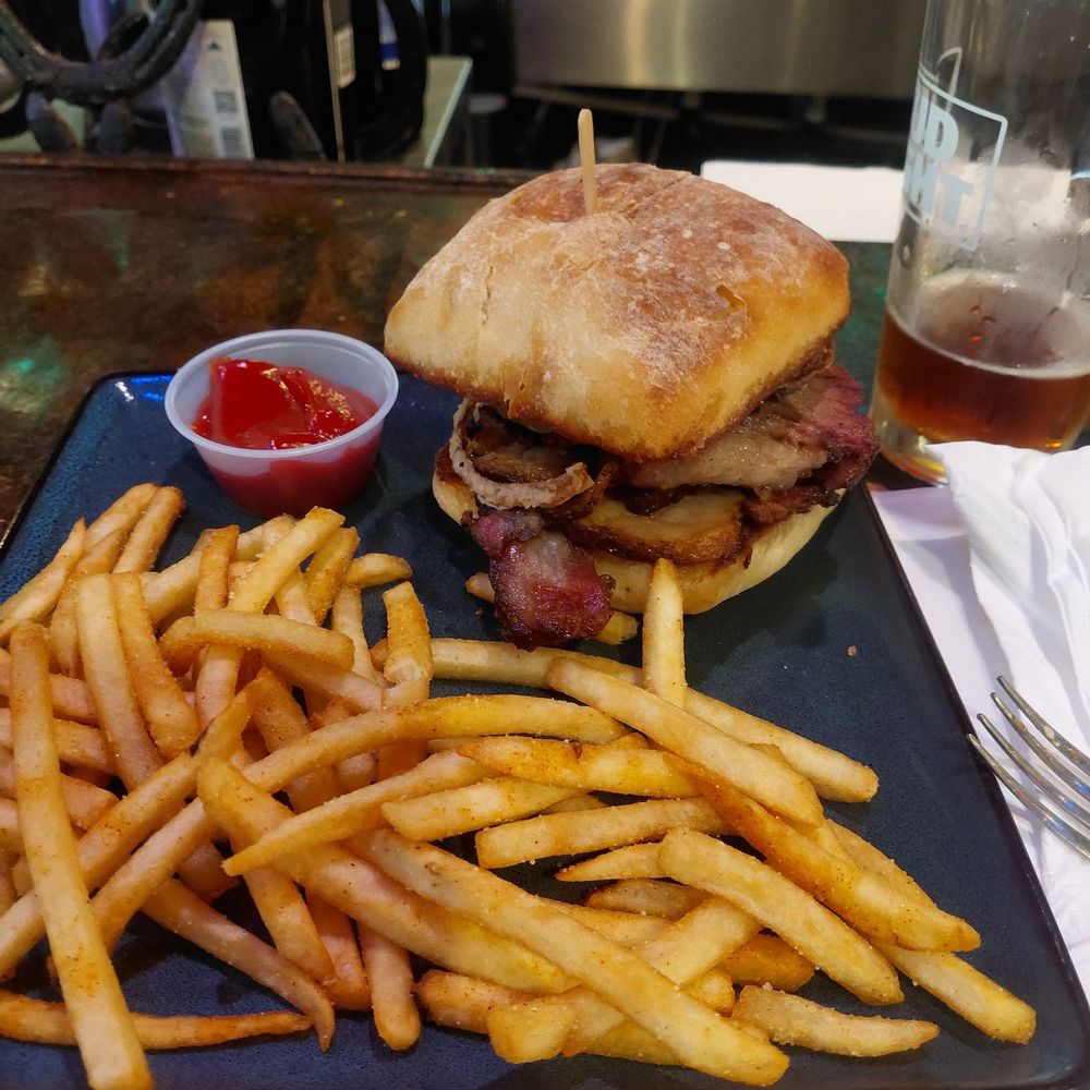 Robbie's - Brisket sandwich - American Near Me - Rimrock, Arizona Robbie's - Brisket sandwich - American Near Me - Rimrock, Arizona