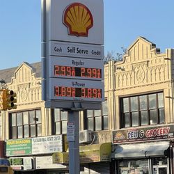 Gas