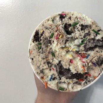 Cold Stone Creamery - Birthday cake remix - Ice Cream & Frozen Yogurt Near Me - Burbank, California Cold Stone Creamery - Birthday cake remix - Ice Cream & Frozen Yogurt Near Me - Burbank, California