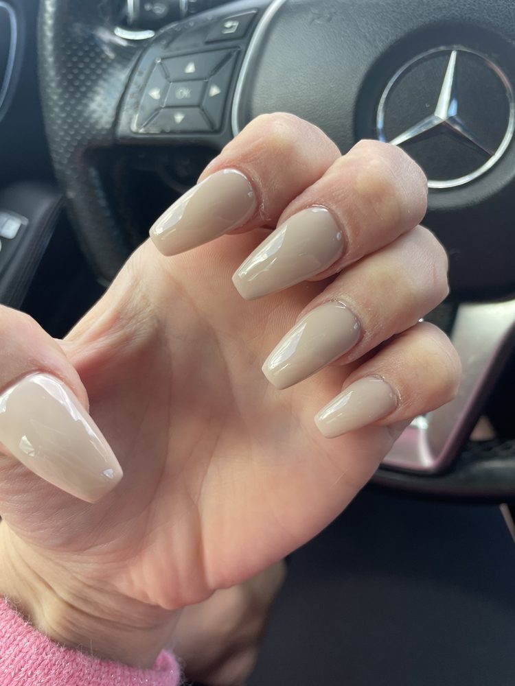 QUEEN NAILS Updated September 2024 843 N Queen St, Lancaster