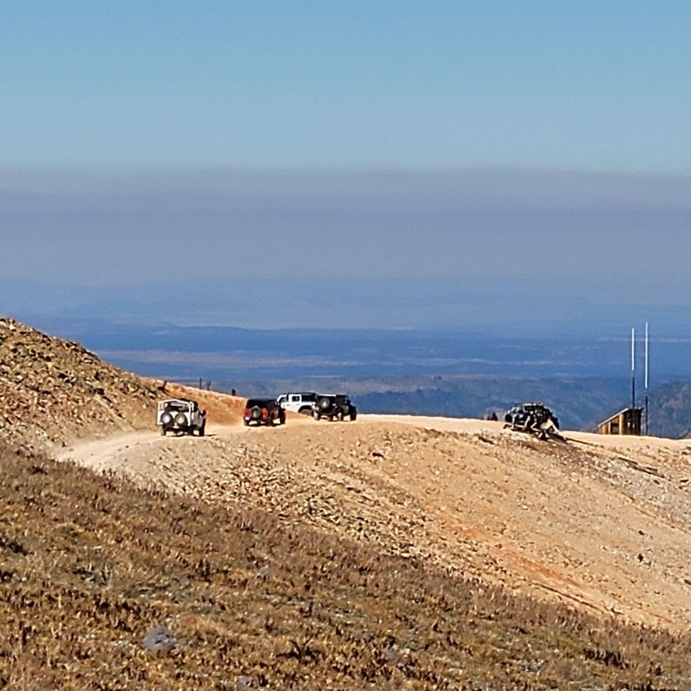 Dave's Mountain Tours - Jeeps descending from Imogene Pass, Colorado. - Tours Near Me