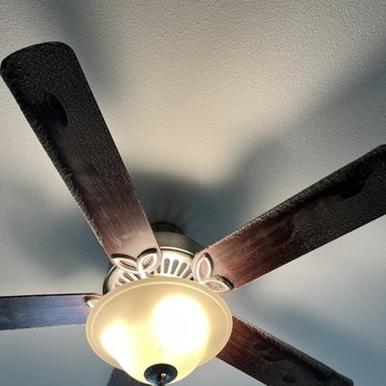 Vasquez Clean Clean - Ceiling fan after cleaner left - Office Cleaning Near Me - Yuba City , California
