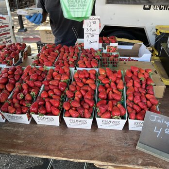 Solvang Farmers Market - Santa Maria strawberries - Farmers Market Near Me - Solvang, California Solvang Farmers Market - Santa Maria strawberries - Farmers Market Near Me - Solvang, California