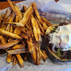 Linder's Sports Bar & Grill