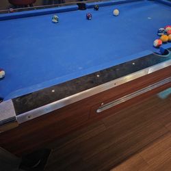 Baddeley's Pourhouse - Pool table