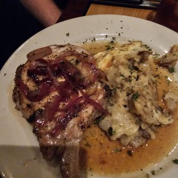 Carvers Steaks & Chops - Steakhouses Near Me - Dayton, Ohio