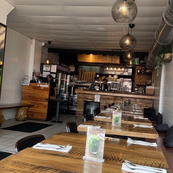 Thai Barn Na - Nice dining room with great music! - Thai Near Me - Etobicoke, Ontario