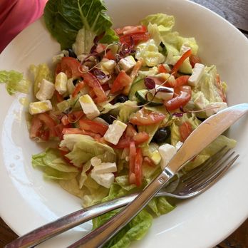 Red Lion Tavern - Greek salad - Pubs Near Me - Chipping Campden, GLS Red Lion Tavern - Greek salad - Pubs Near Me - Chipping Campden, GLS