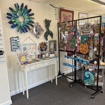 Artsy Octopus - Art Galleries Near Me - Nags Head, North Carolina