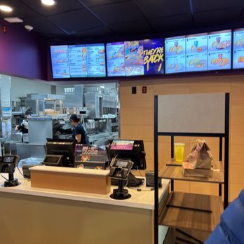 Taco Bell - 30 mins no help after i keep asking for help , stay away - Fast Food Near Me - East Meadow, New York Taco Bell - 30 mins no help after i keep asking for help , stay away - Fast Food Near Me - East Meadow, New York