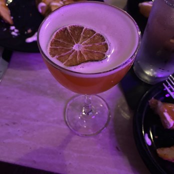 Roxanne’s - Cocktail Bars Near Me - Boston, Massachusetts Roxanne’s - Cocktail Bars Near Me - Boston, Massachusetts
