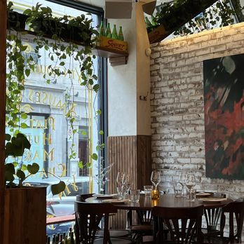 Mignon Steak - Wine Bars Near Me - Montreal, Quebec Mignon Steak - Wine Bars Near Me - Montreal, Quebec