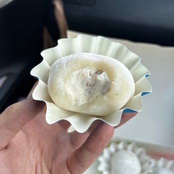 Lomichi - yuzu cheesecake cream mochi - Desserts Near Me - Sugar Land, Texas Lomichi - yuzu cheesecake cream mochi - Desserts Near Me - Sugar Land, Texas