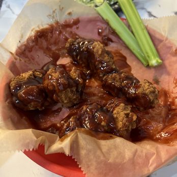Vinyl Tap and Table - BBQ wings! Also very good. And on sale Tuesdays. - Burgers Near Me - Mishawaka, Indiana Vinyl Tap and Table - BBQ wings! Also very good. And on sale Tuesdays. - Burgers Near Me - Mishawaka, Indiana