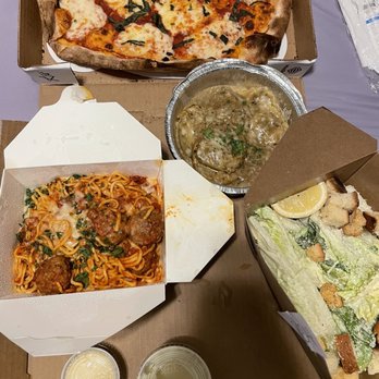 Cibo - Margherita Pizza, Wild Mushroom Ravioli, House Caesar Salad, Uncle Vittorio's Rib Ragu (allegedly) - Italian Near Me - Portland, Oregon