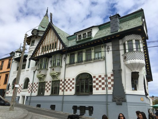 Baburizza Palace by null