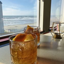MIST Restaurant and Lounge - Drink with a view