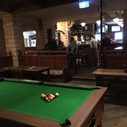 Kelly's Irish Pub - Let's hit the Pool !!