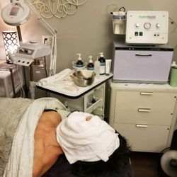 Hats Off Salon & Spa Center City - Facial services.