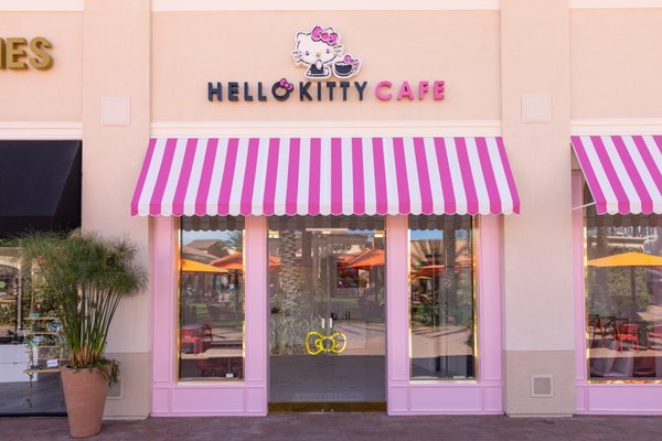Hello Kitty Café by null